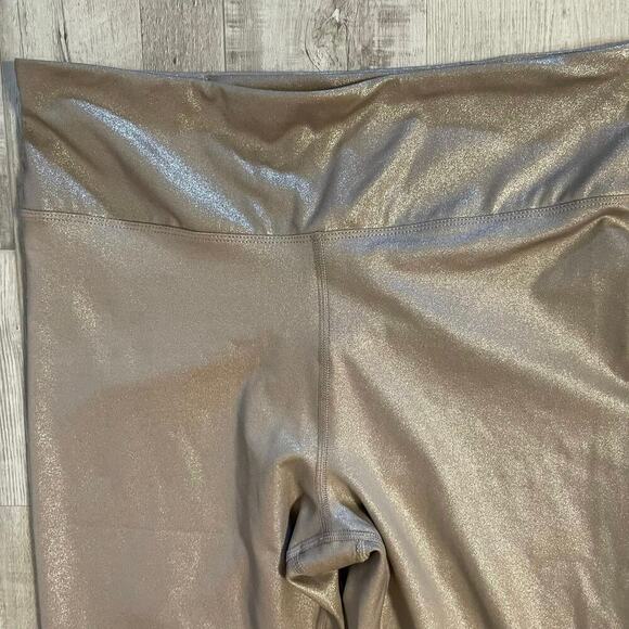 NWT NANETTE NANETTE LEPORE Metallic Yoga Leggings size Large 7/8 compression - Picture 10 of 13